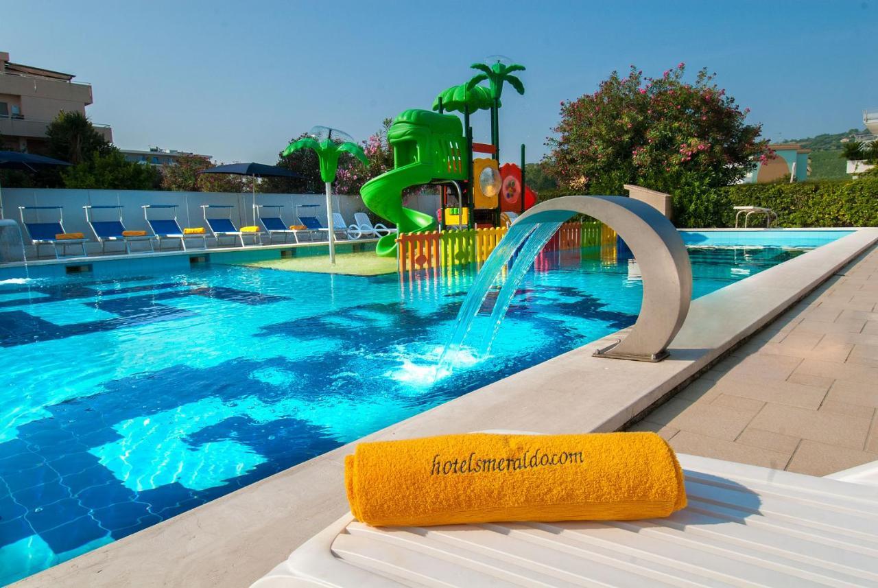 Hotel Smeraldo 길라노바리도 외부 사진