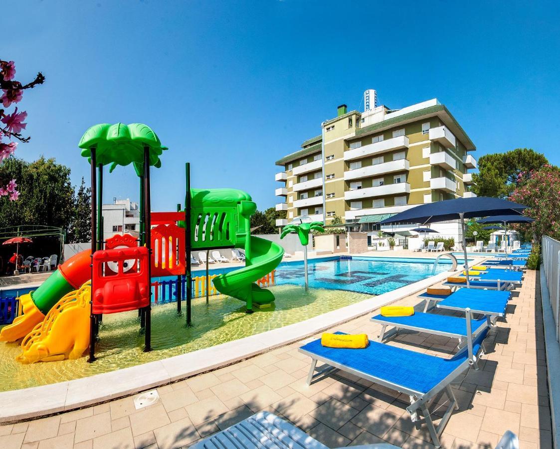 Hotel Smeraldo 길라노바리도 외부 사진